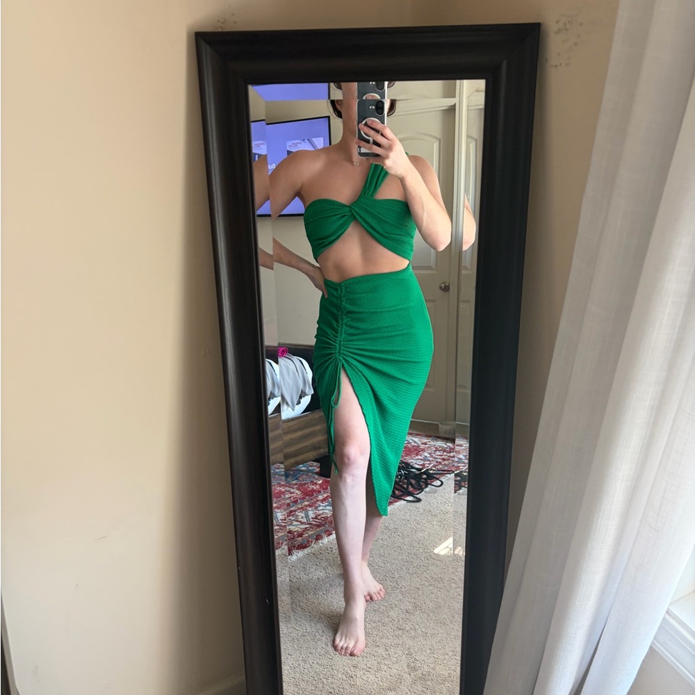 Green One-Shoulder two piece set